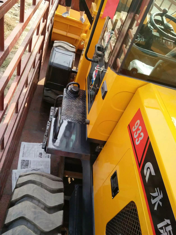 933型裝載機(jī)裝車現(xiàn)場(chǎng)